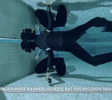 Passionnée d’apnée, Juliette bat des records sous l’eau