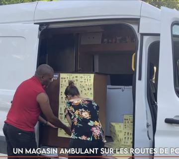 Un magasin ambulant sur les routes de Poum