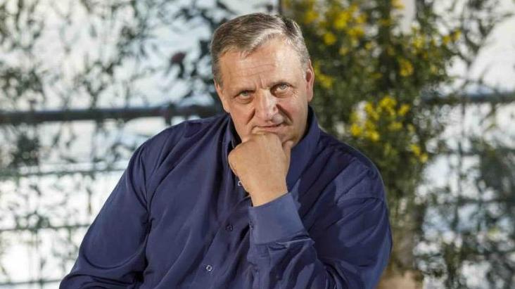 L'AMOUR EST DANS LE PRÉ